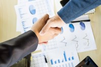 Businessmen shaking hands meeting Freepik iNJilA