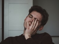Tired poor sleep Unsplash rJa9jU