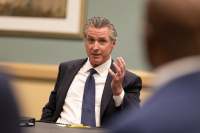 Gavin Newsom Facebook R6r74H
